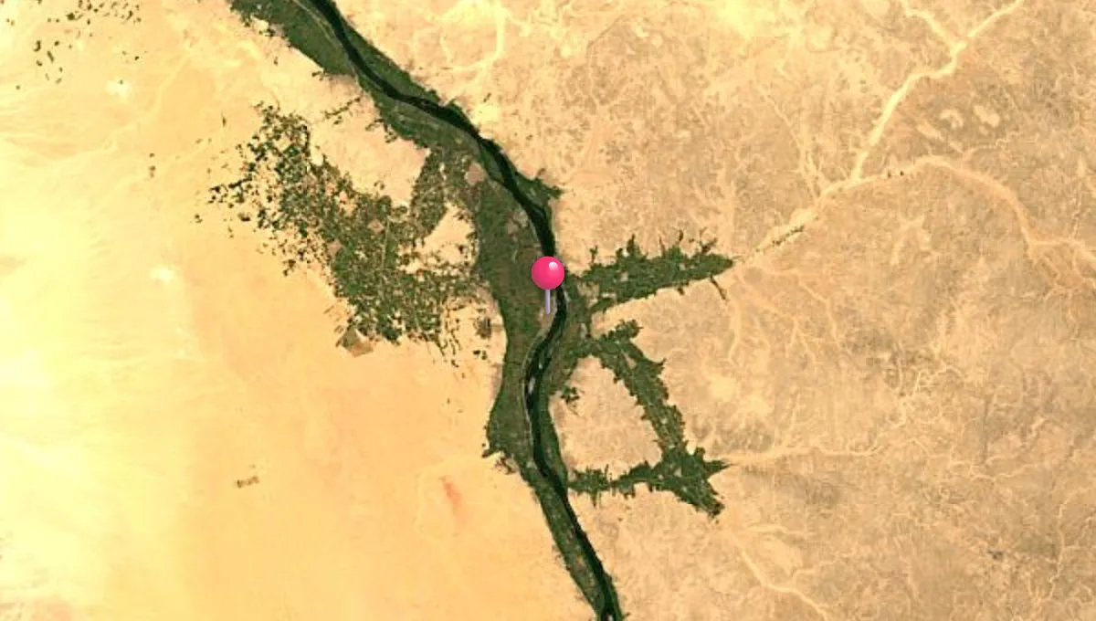 موقع أدفو على الخريطة